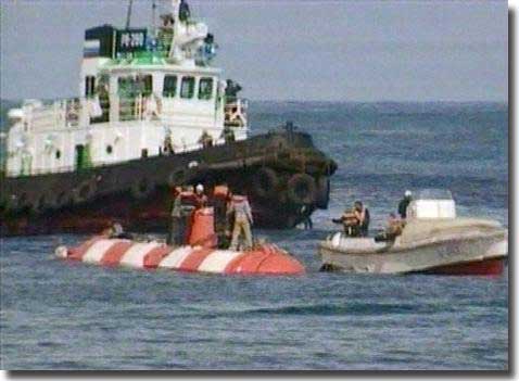Russian AS-28 Min-Sub on the surface after being cut free from entangling cables 200 metres down in the Pacific Ocean. All 7 crew are safe, Sunday the 7th. of August 2005