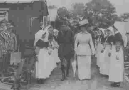 The Queen visits Australian Nurses in France WW1